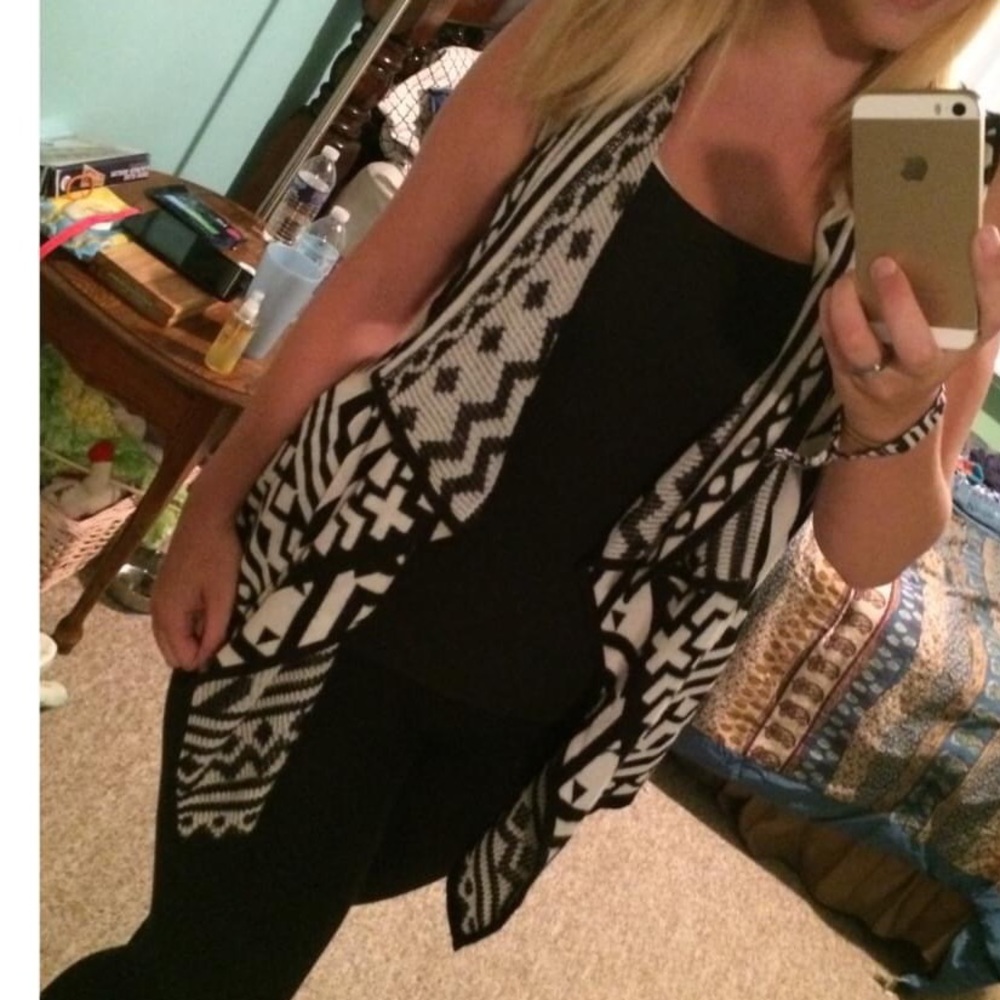 Women’s patterned tank top cover/Shaw